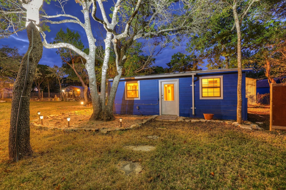 Terracotta Oasis - Wimberley for 30 Guests