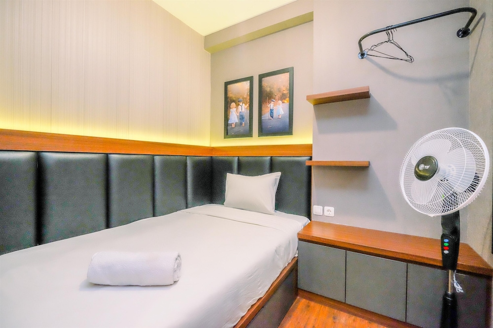 Modern Look 2BR at 28th Floor Podomoro Golf View Apartment