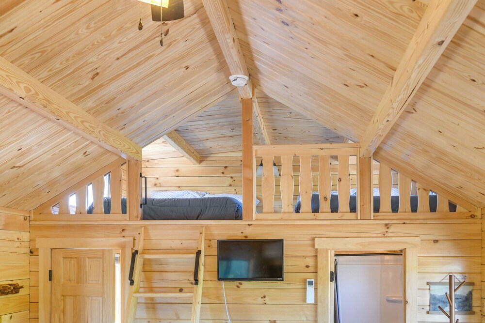 Teton Mtn Views: Peaceful Riverfront Cabin!