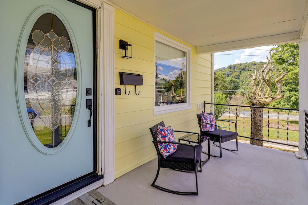 3 Mi to Dtwn & Flood Museum: 'cozy Q Cottage'
