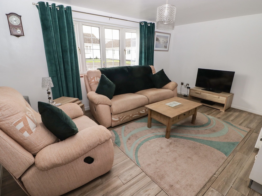 13 Gower Holiday Village