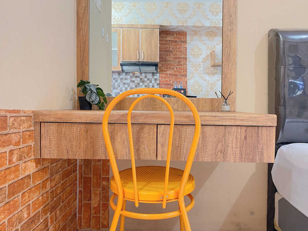 Cozy And Elegant Studio Apartment At Bassura City Near Mall