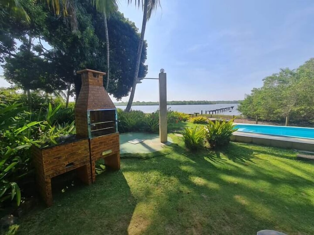 Casa de Temporada Felicidade, 38 Hóspedes, 2 Piscinas, 9 Suítes e 2 Churrasqueiras em Itacaré Bahia