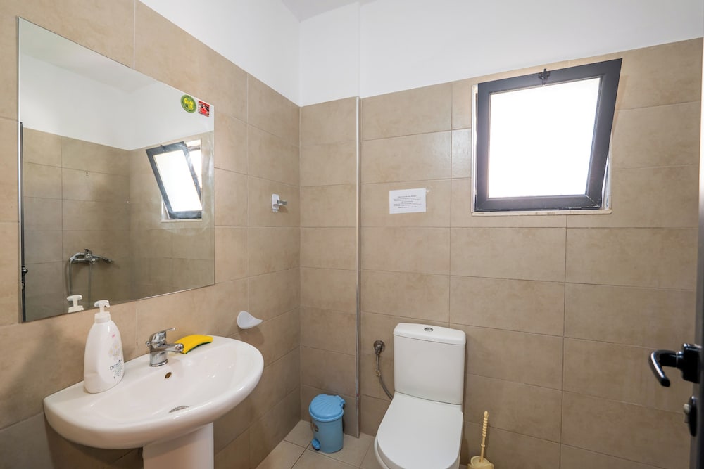 Lazy Roo Hostel Saranda