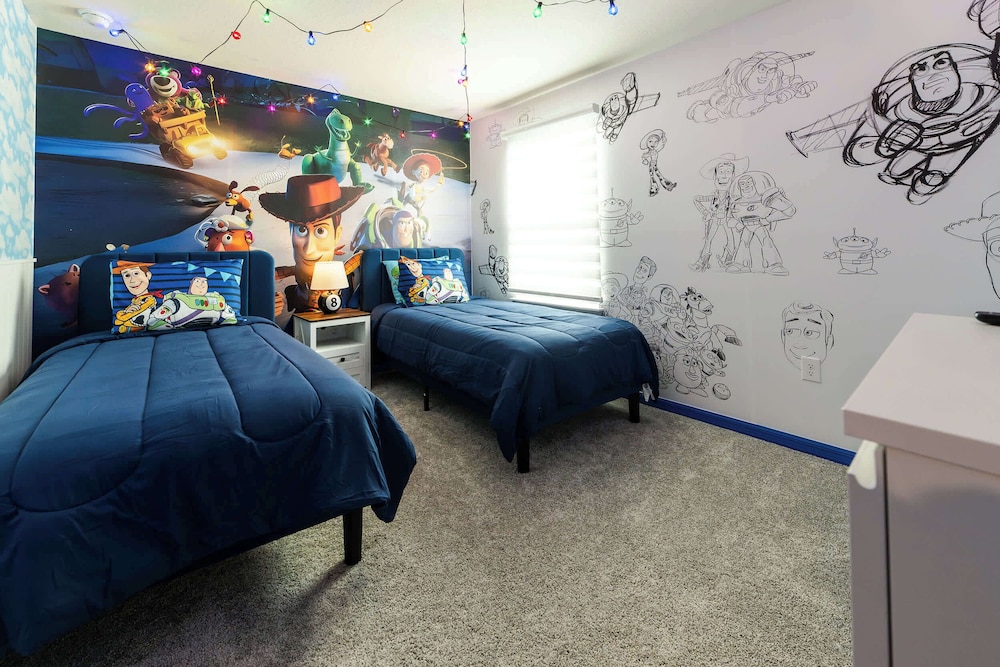 Funtastic Themed 5BR Home, Pool & Game Room