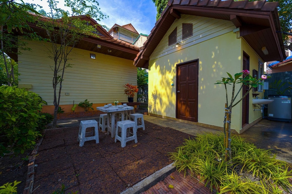 Fantastic Resort Near Town Location BS88