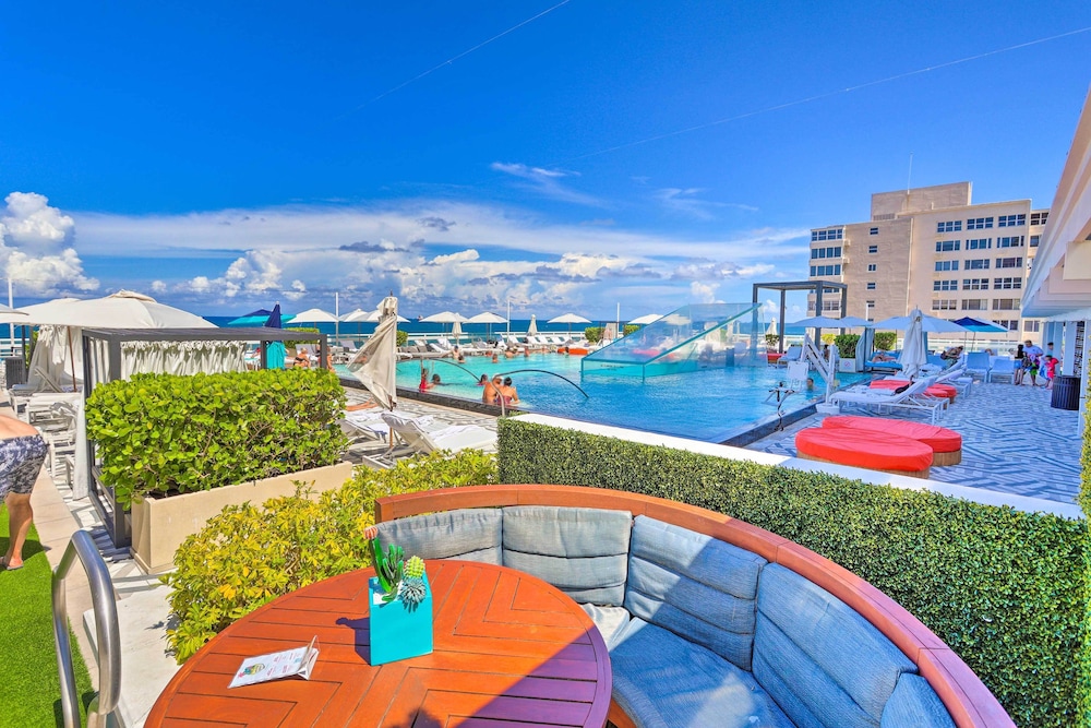 Stunning Fort Lauderdale Resort Condo w/ Pool view 5
