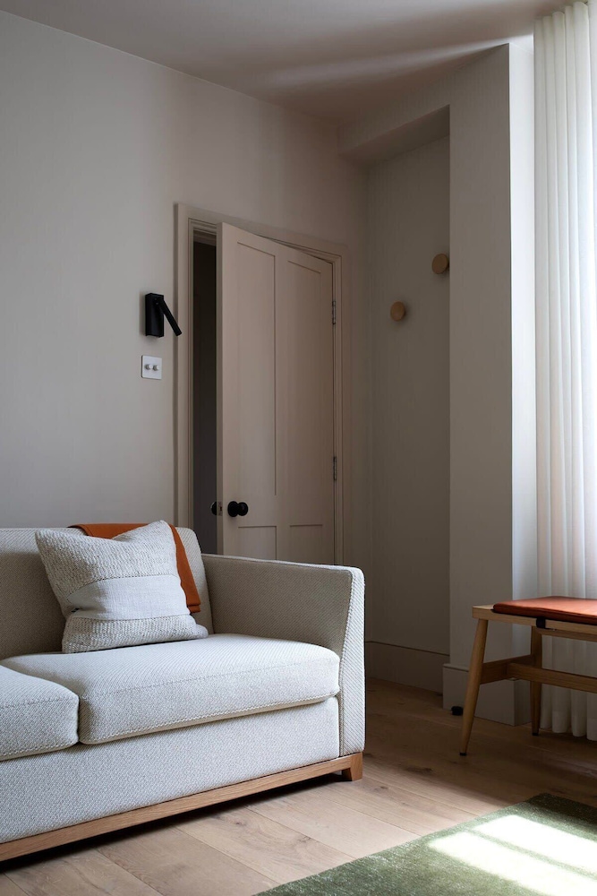 Luxury 3 Bed Canal House, Little Venice