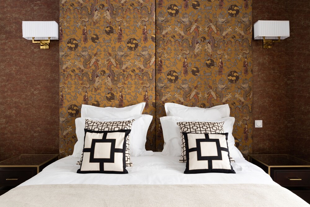 Montaigne Luxury 2 Bedroom