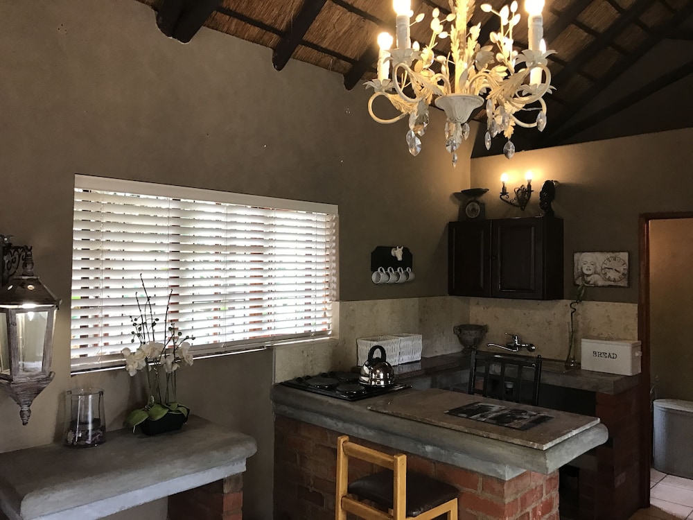 Waterhouse Guest Lodges 202 Lawley Street
