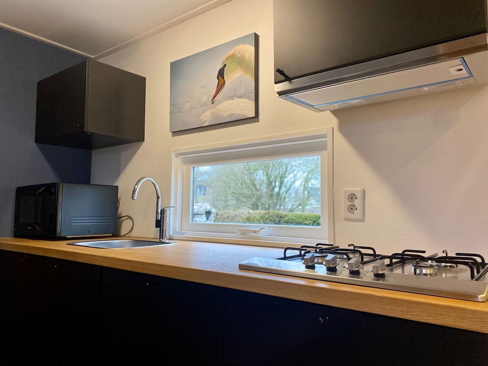 Atmospheric Chalet Near the Wadden Sea view 5
