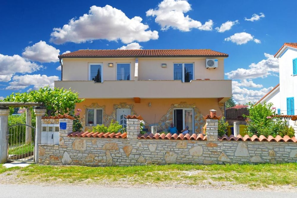 Apartments Maro