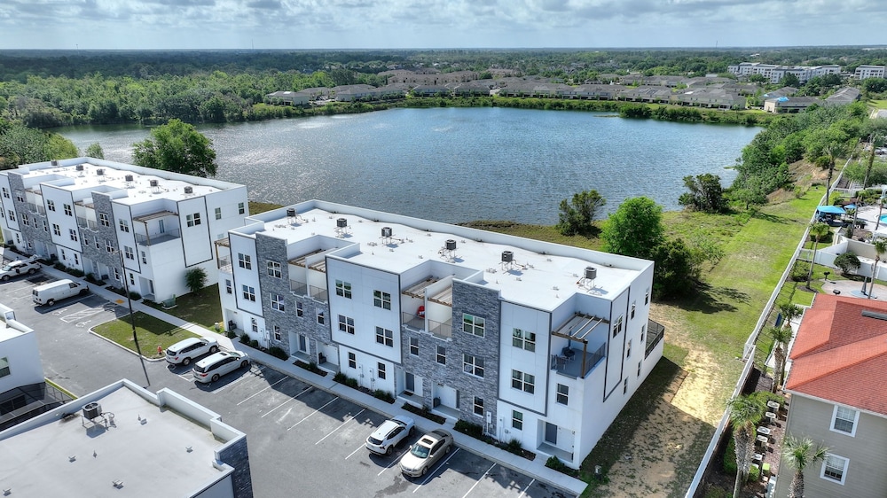 Harmony Haven Boutique Townhome At Azzure Resort Near Disney By Shine Villas 6 Bedroom Townhouse