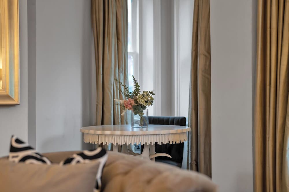 The Knightsbridge Residences