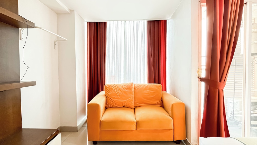 Modern Pop Urban Studio At Tamansari The Hive Apartment