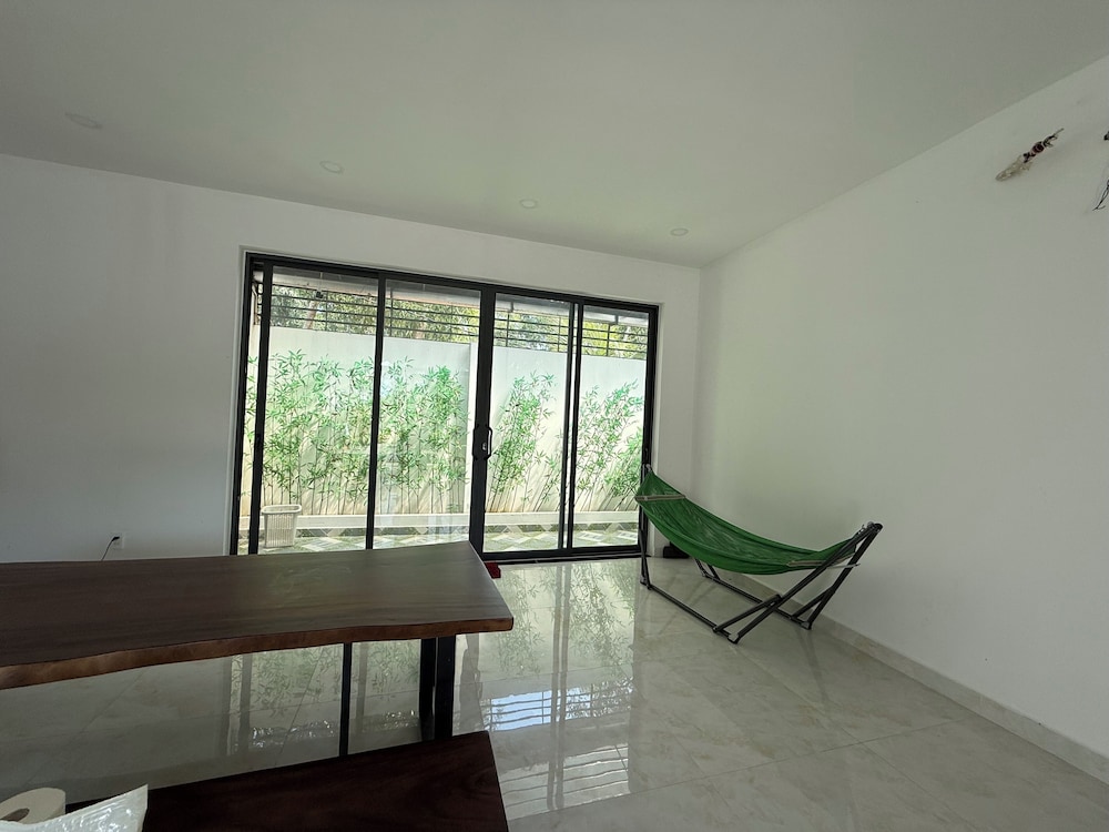 HOMESTAY HALONA