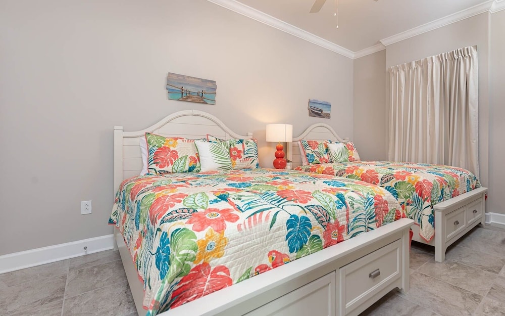 Phoenix Gulf Towers 604 4 Bedroom Condo