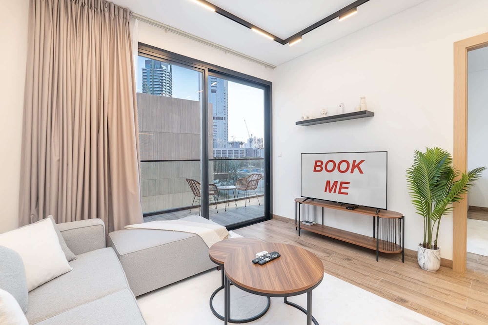 Stylish Minimalist 2-bedroom in Jumeirah Village Circle