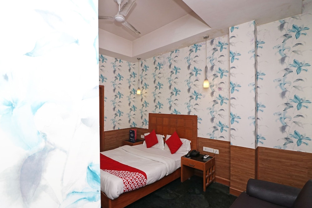 OYO 421 One Hotel - Property Image 8