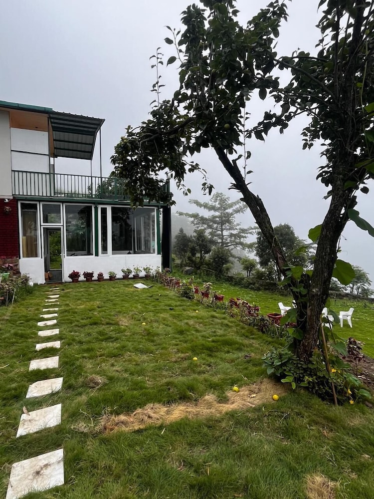 Bougainvilla Mountain Retreat