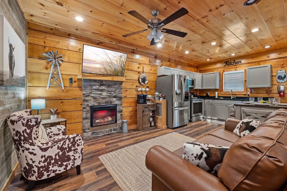 Rustic Mountain Retreat by Ghosal Luxury Lodging - Property Image 18