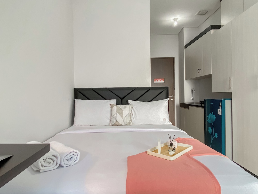 Enjoy and Cozy Living Studio Transpark Juanda Bekasi Timur Apartment