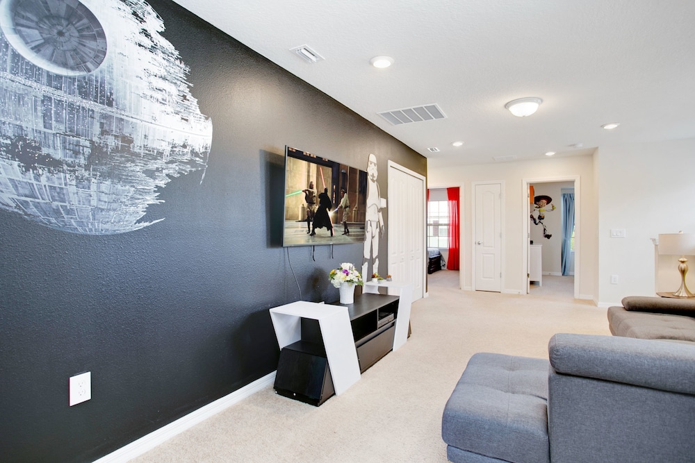 5 Bdrm 5 Bathrm Home at Solterra - Image 3