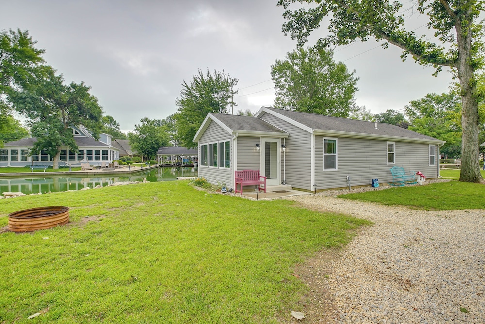 Grand Lake Cabin w/ Private Dock in St Marys!