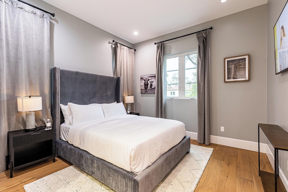Otis Ave - Modern Farmhouse Retreat w/ Pool, Spa & Luxe Interiors