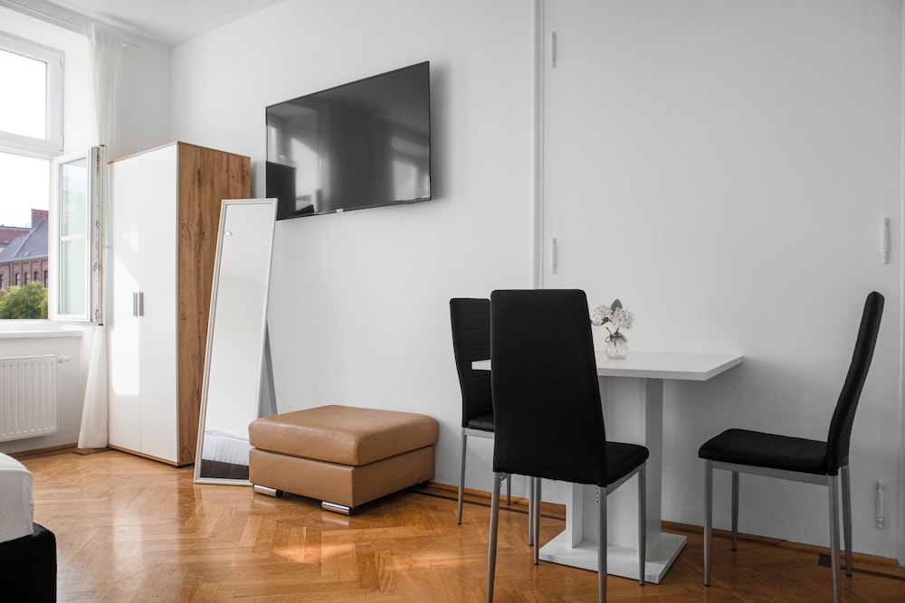 Perfect 7BR Stay Near Hauptbahnhof
