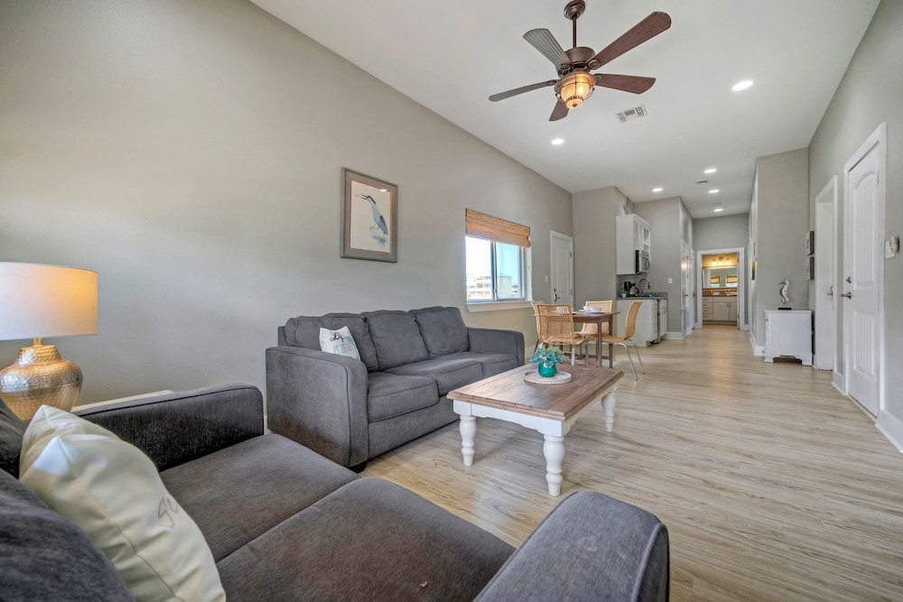 Casa Rosada by Avantstay Easy Beach Access Spacious Balcony Deck