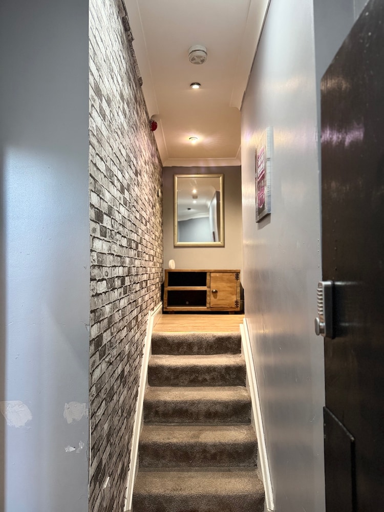 Citycenterapt-4br-wifi-freeparking-retroarcade