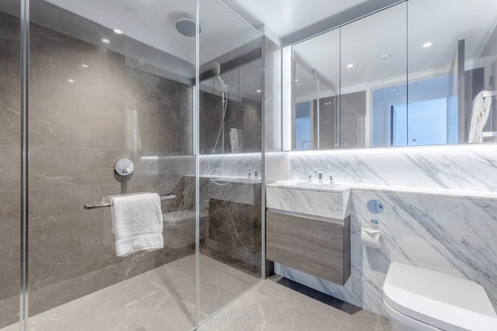 Luxurious 3 Bedroom Flat by the River Thames - Vauxhall