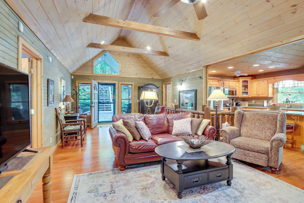 Hot Tub, Decks & Creek Access: Mccaysville Cabin!