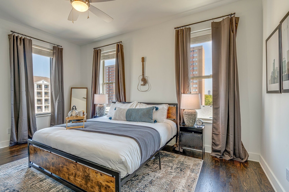 Lofts At 30th - Urban Lodge - Mins to Broadway!