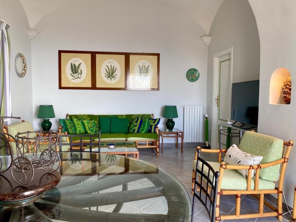 Charming Location Between Positano and Sorrento