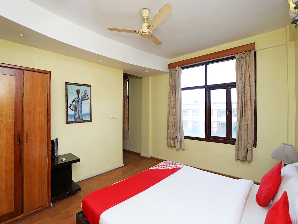 Capital O 1463 Surya Beach Inn