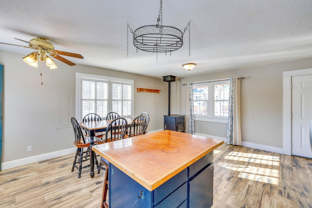 Fish, Hike & More: Garden Valley Family Home