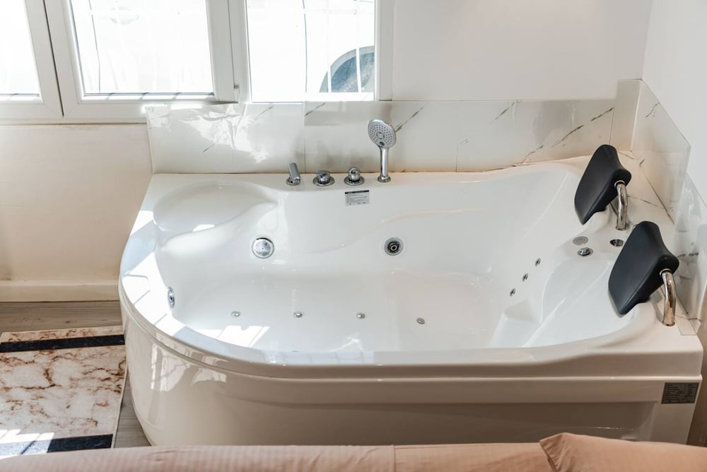 Green Luxe Suite 1 in Shkod r
