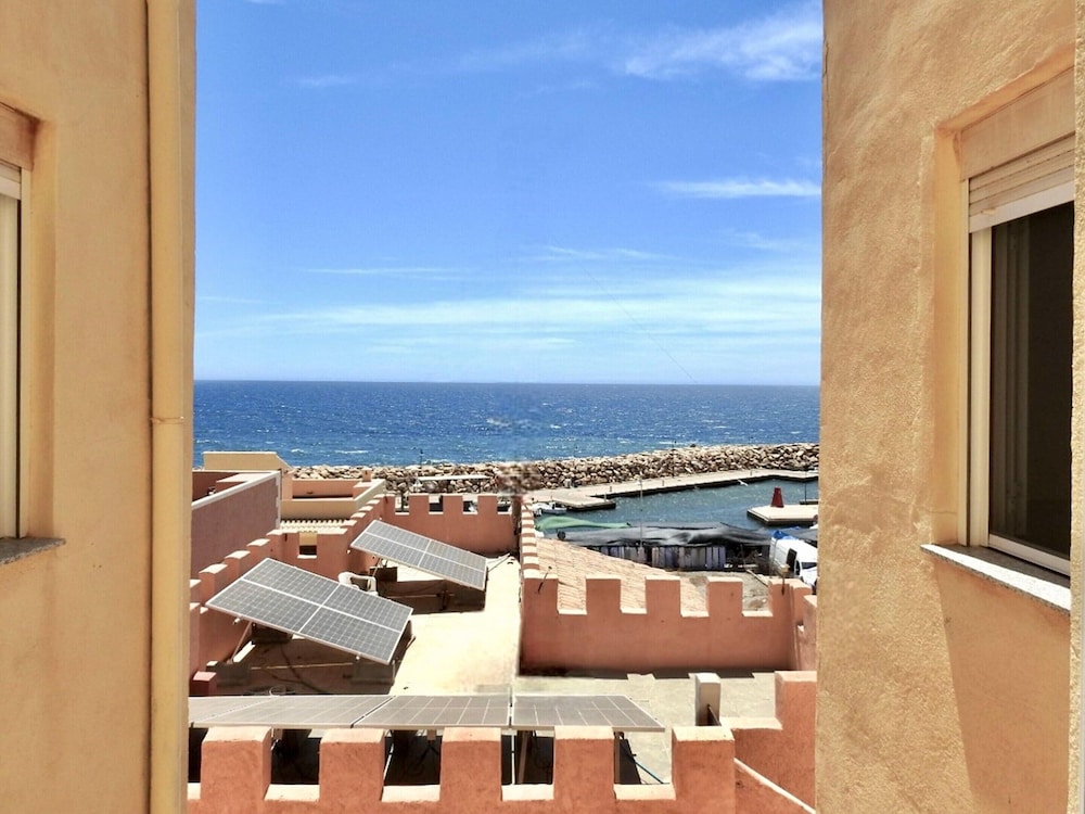 Apartment Near the Beach With sea Views