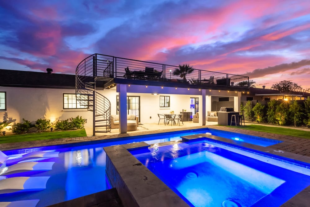 NEW Sundancer Oasis Old Town Pool Spa Rooftop Deck