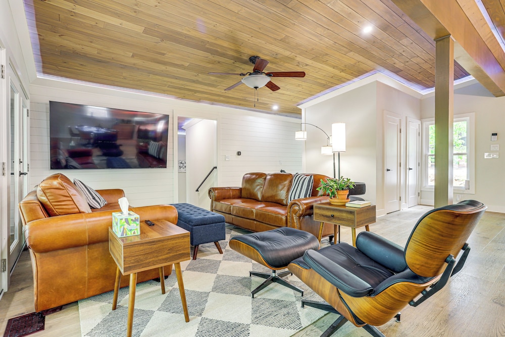 Lakefront Home w/ Private Dock in Gainesville!