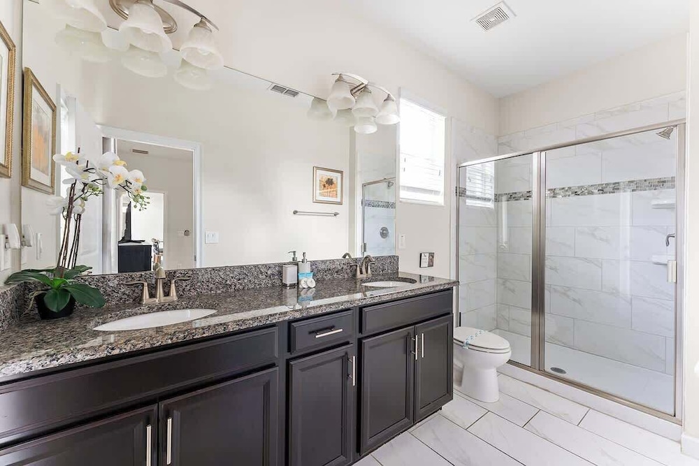 5BR Themed Bedrooms at Storey Lake