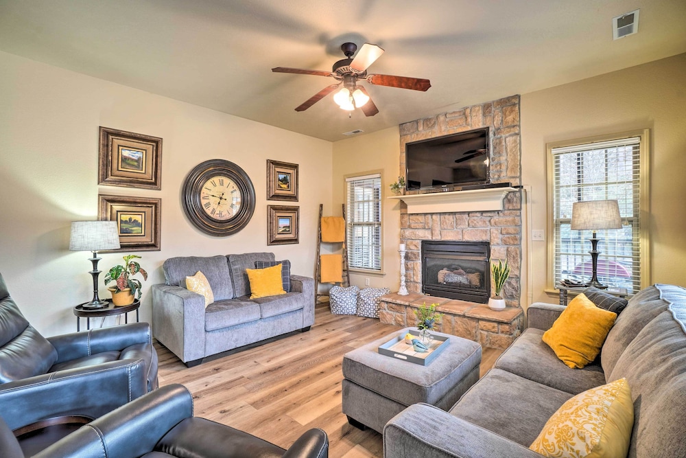 Branson Vacations - Branson West Villa w/ Golf Course View  Pool! - Property Image 1