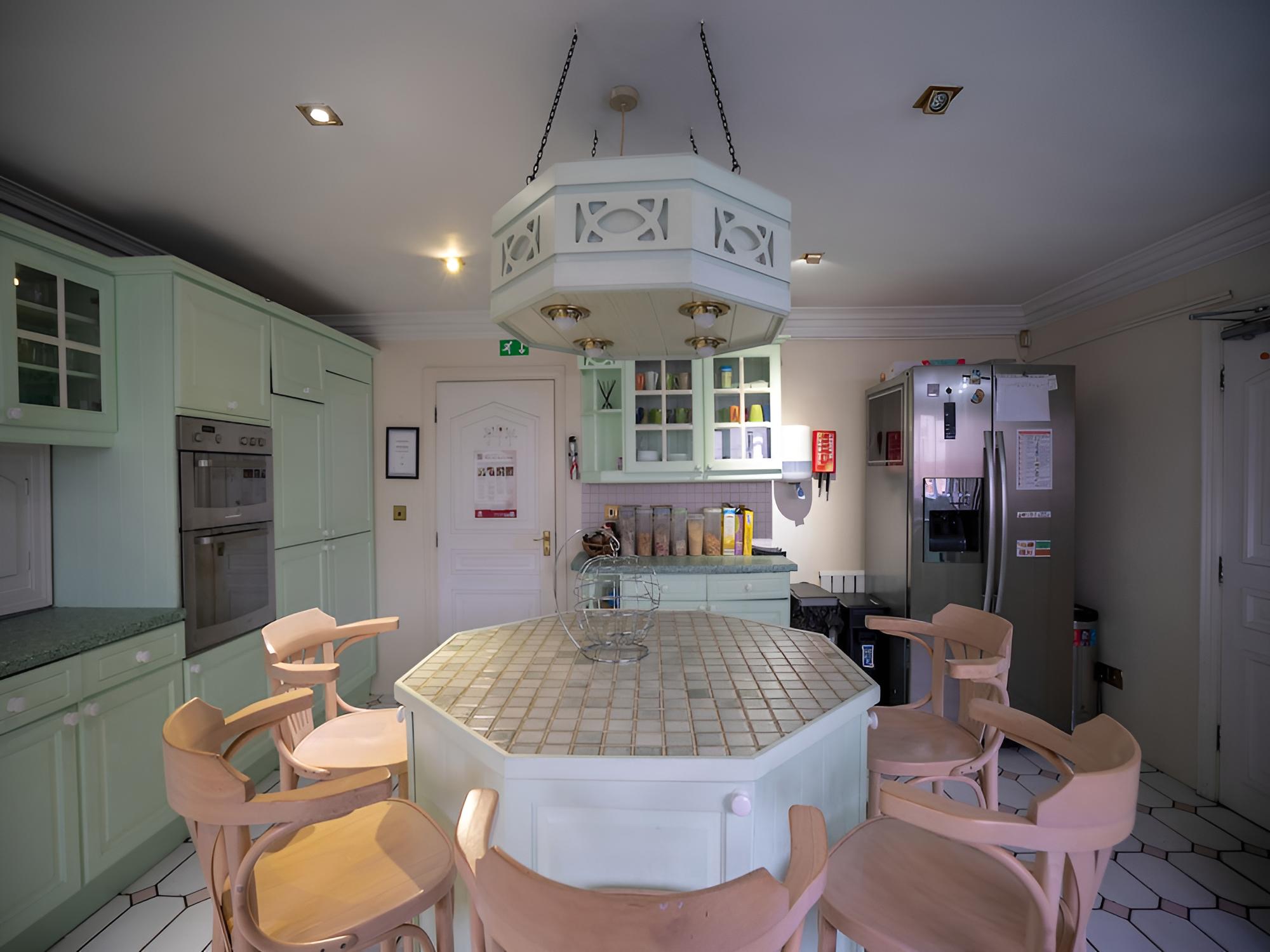 OakCroft GuestHouse Manchester Airport