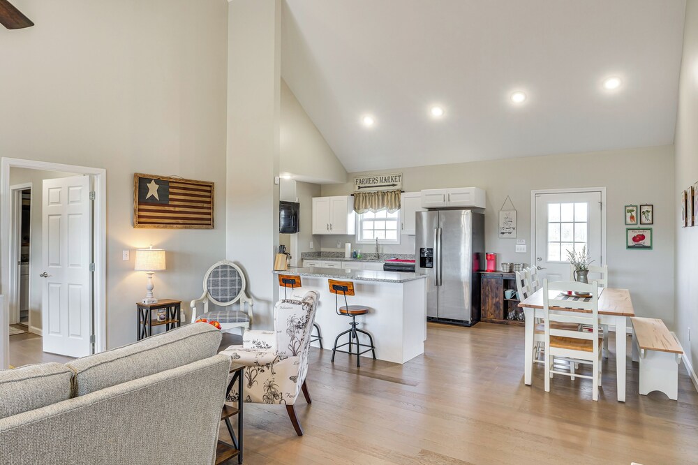 Near State Parks & Dtwn: Quaint Sparta Home! view 2