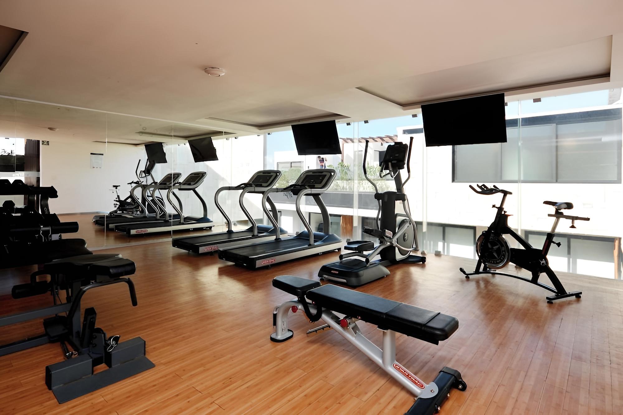 CUTE STUDIO NEAR TO BEACH at 50mt 5th Av view 2