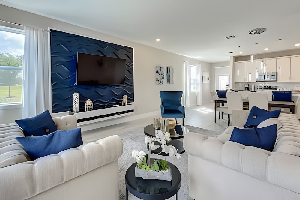 Reunion 3BR Villa Near Disney + Pool Access