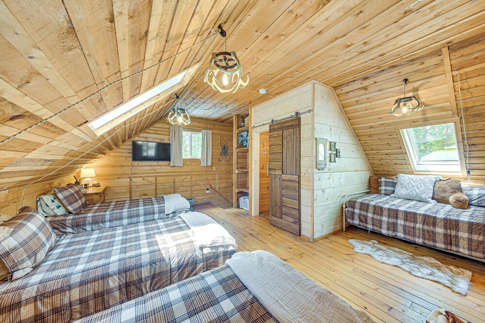 Riverside Cabin on 9 Acres in Montana
