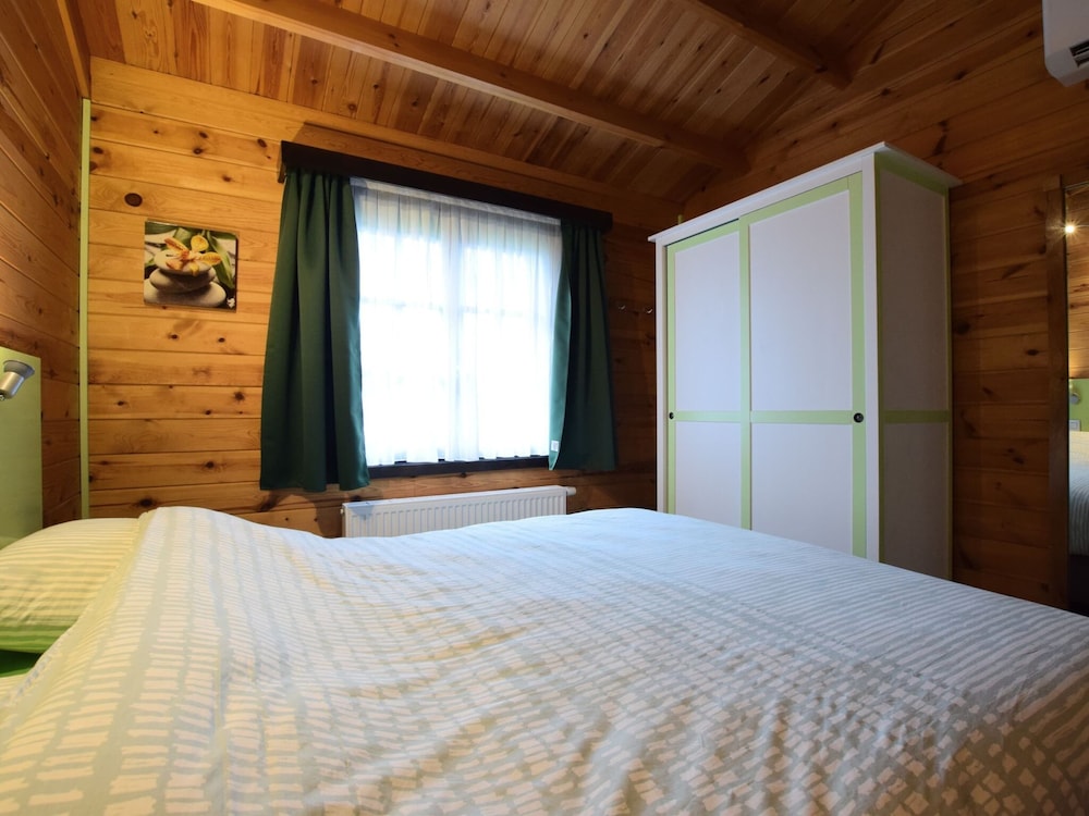 Renovated Chalet Near Durbuy